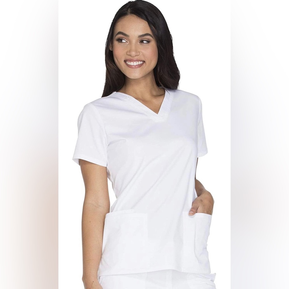 👚🩺Women’s scrub top Cherokee brand size L
